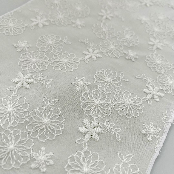 半領花朵裝飾棉質蕾絲刺繡白色半領可水洗刺繡 第6張的照片