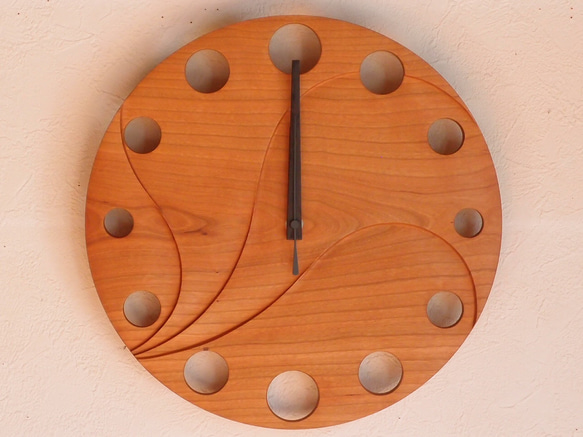 無垢の木の電波掛け時計　チェリー　０００２ 1枚目の画像