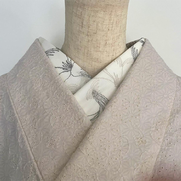 半衿 2つの花の刺繍 コットンレース オフ白 半襟 洗える エンブロイダリー 3枚目の画像