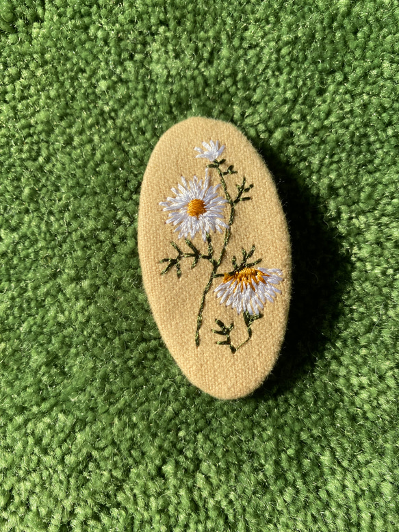 お花　刺繍　ぱっちんヘアピン　② 1枚目の画像