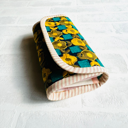 花柄の刺繍が可愛い大容量の長財布 長財布 ミドリ 通販 17106043