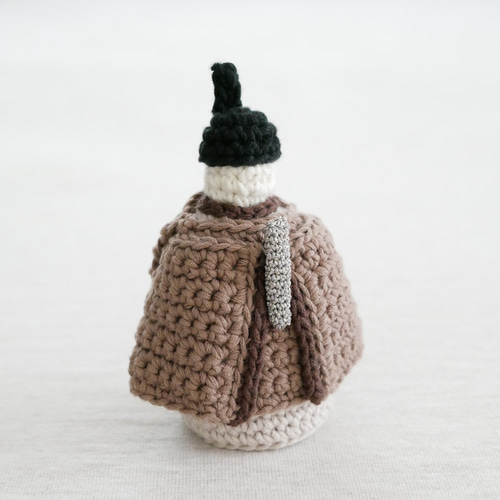 省スペース＋毛糸のあたたかみ♡手編みの雛人形 黒色フェルトマット