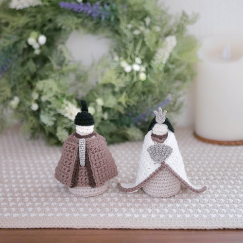 省スペース＋毛糸のあたたかみ♡手編みの雛人形 黒色フェルトマット