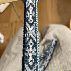 スマホ　ショルダーストラップ　スカンディナビアの手織り紐　バンド織り 3枚目の画像