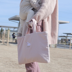 【お名前刺繍入り】レッスンバッグ 絵本袋　名入れ　入園　入学　マザーズバッグ　サブバッグ　日本製 1枚目の画像