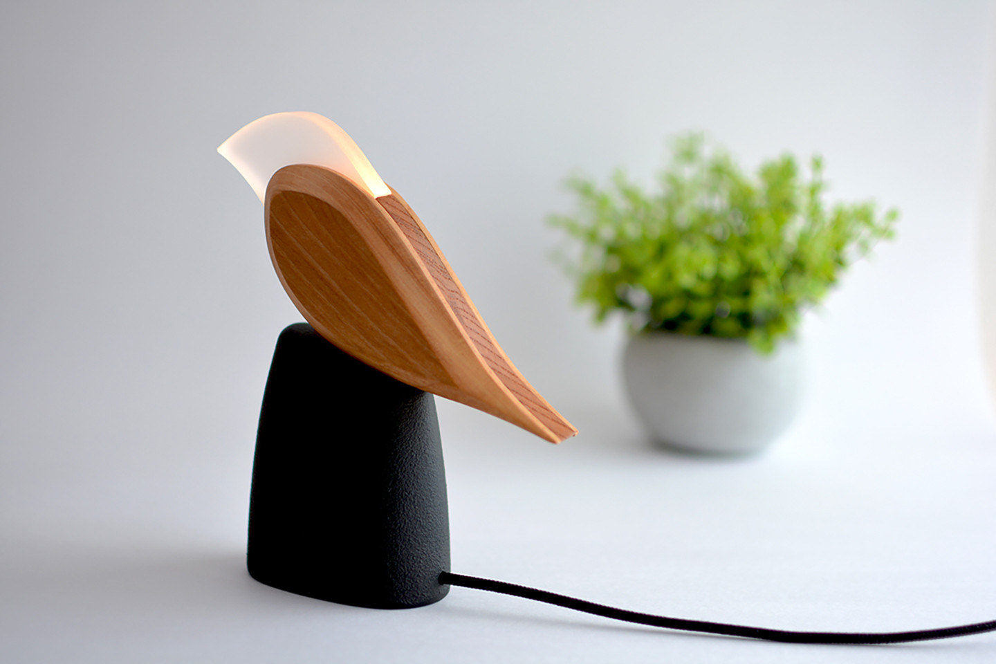 Kotoriランプ　南部鉄器と岩手の木で作るほのかな灯り