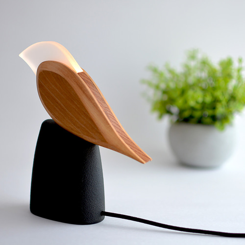 Kotoriランプ 南部鉄器と岩手の木で作るほのかな灯り スタンドライト