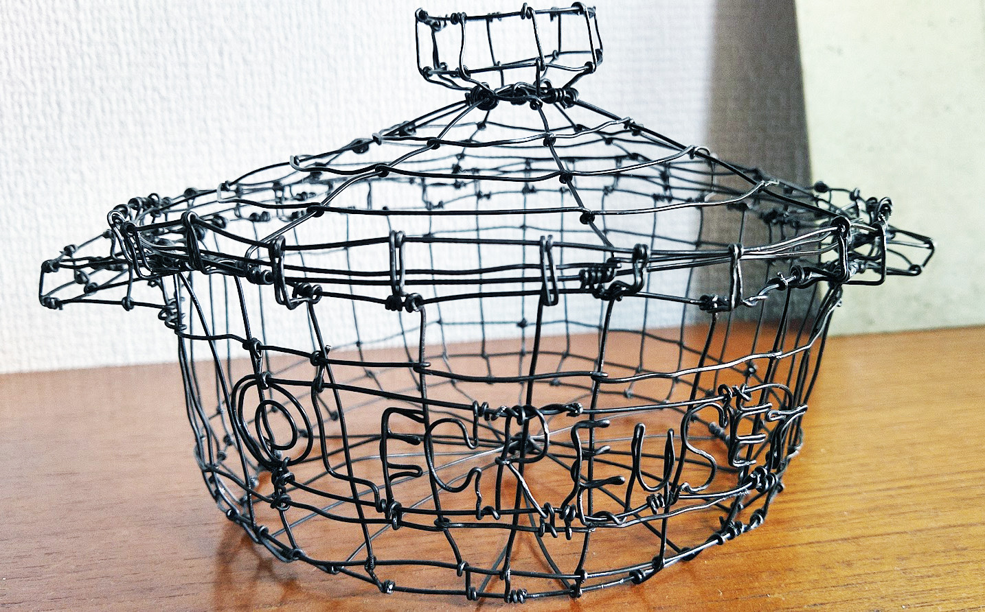 鍋　ワイヤーアート