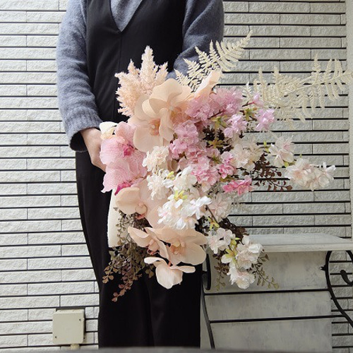 春ウェディング】桜と胡蝶蘭のクラッチブーケ＊ブートニア