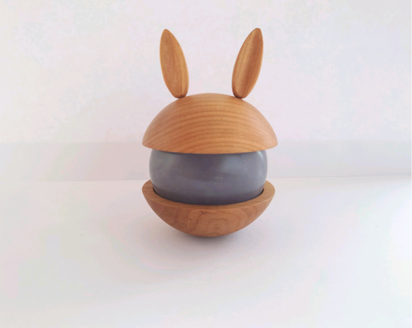 ウサギの耳がかわいい♡小物入れになる木製キャンドルカバー＆アロマキャンドルセット【サクラ×ぐれー】オリジナデザイン♡ 1枚目の画像
