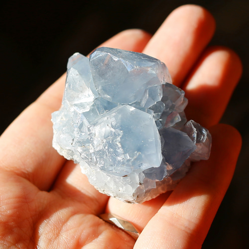 天使の石 セレスタイト クラスター 原石 天然石 癒し 安らぎ 美しい水色 天使の石 セレスタイト クラスター 原石 天然石 癒し 安らぎ 美しい水色