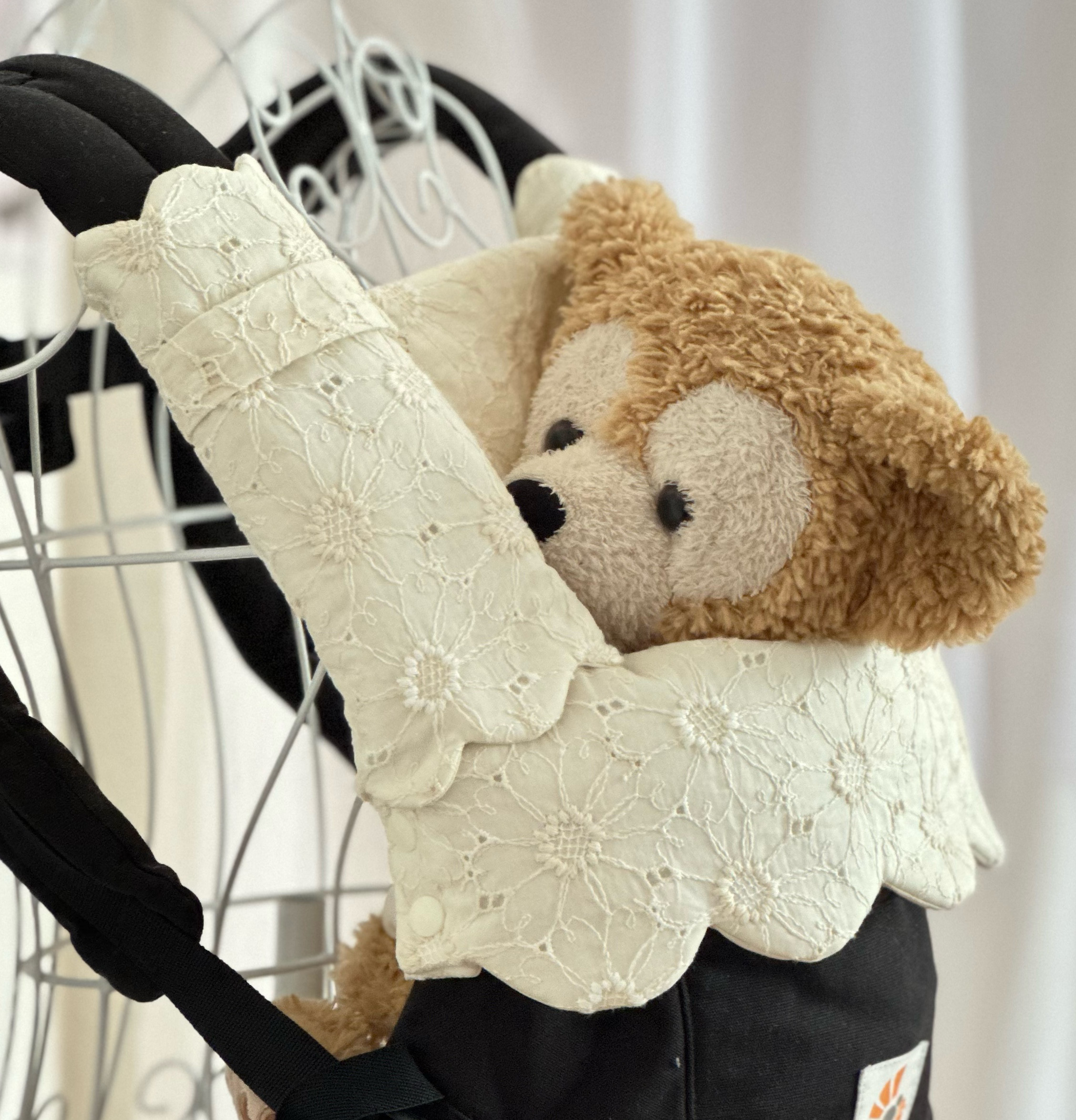 【新作】マーガレット刺繍☆ミルク☆エルゴ☆サンアンドビーチ☆ベビーアンドミー☆よだれカバー&首回りカバー☆上品 華やか