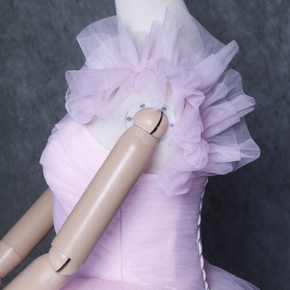 カラードレス  ピンク  オンショルダードレス  裾に繊細レースをあしらった  ソフトチュール  結婚式  可愛い 8枚目の画像