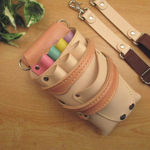 ヌメ革ナチュラル、ハラコカウのシザーケース ヌメ革ナチュラル、ハラコカウベージュまぁるいシザーケース