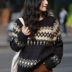 暖かい、シンプルカジュアルなアーガイル柄のセーター。シャギーニット 個性的 ゆったり おしゃれ 春 レイヤード 重ね着 11枚目の画像