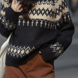 暖かい、シンプルカジュアルなアーガイル柄のセーター。シャギーニット 個性的 ゆったり おしゃれ 春 レイヤード 重ね着 13枚目の画像