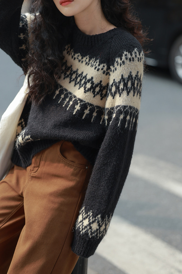 暖かい、シンプルカジュアルなアーガイル柄のセーター。シャギーニット 個性的 ゆったり おしゃれ 春 レイヤード 重ね着 12枚目の画像