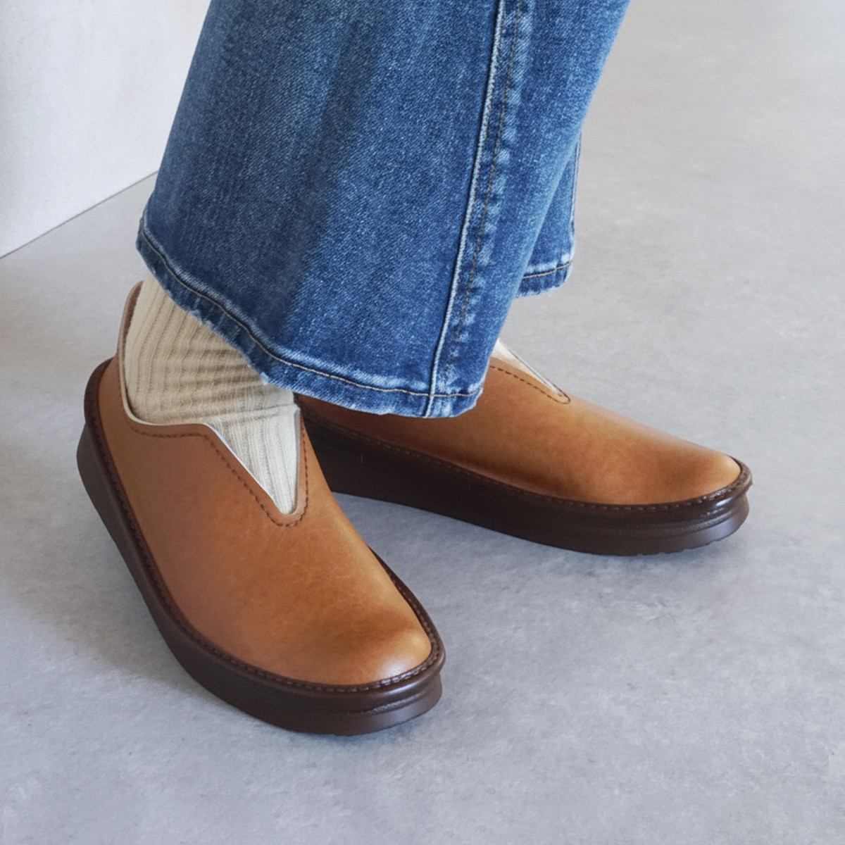 Vカットスリッポン (YURIA) レディースシューズ 靴 日本製 特許取得【納期5～14日以内発送】