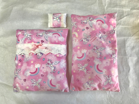 【決算セール】リカちゃんの布団とお洋服のセット　ピンクのユニコーン 3枚目の画像