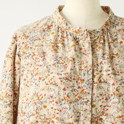 シャツコール花柄プリント　アイボリー　スタンドロングシャツ 3枚目の画像