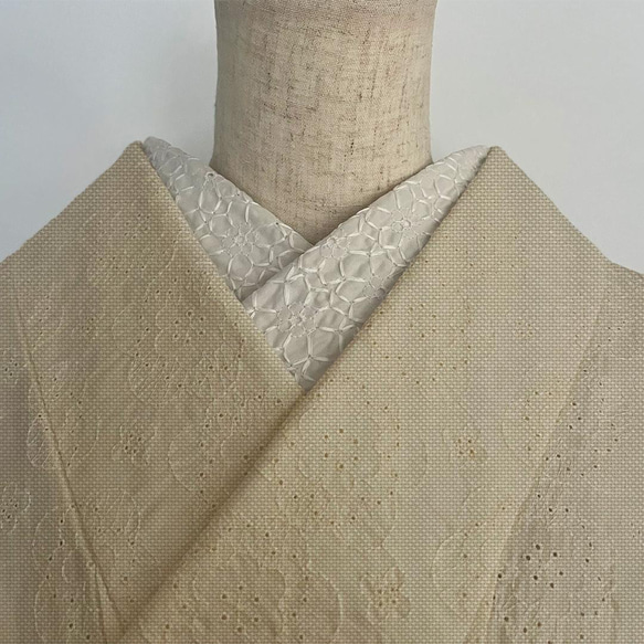 半衿 花の刺繍のコットンレース グレージュ 半襟 洗える 綿レース ナチュラル 3枚目の画像