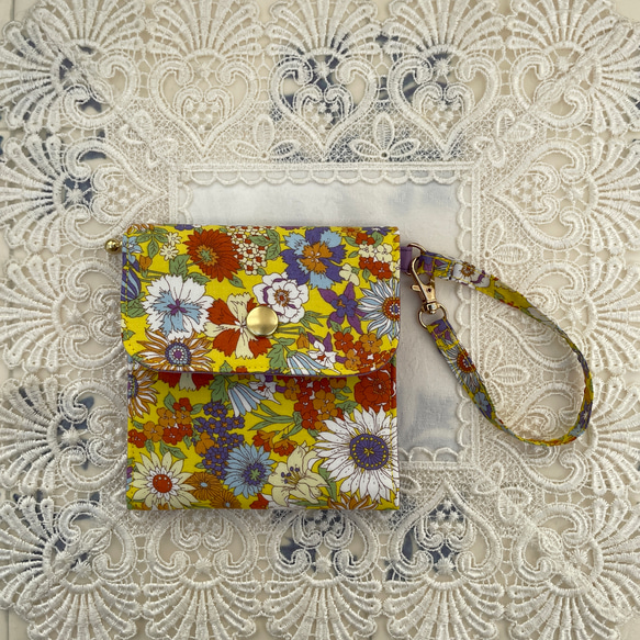二つ折り財布・イエロー系花柄 2枚目の画像