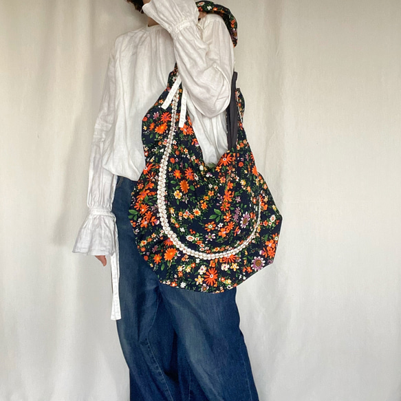 flower frill shoulder bag  (navy) 2枚目の画像