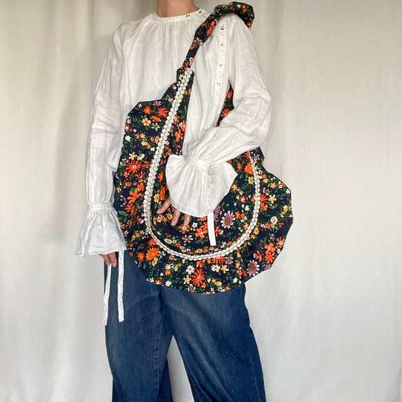 flower frill shoulder bag  (navy) 1枚目の画像