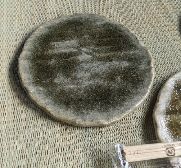 福袋 訳あり特価 Natural ash dish  灰釉板皿 5枚 杉板 送料２割引き 和菓子など 6枚目の画像