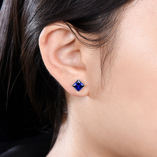 ブルーサファイアのピアス 9月の誕生石ブルーサファイアピアス ユニークなモアッサナイトハロー