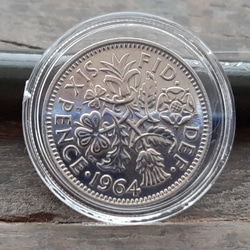 幸せのシックスペンス イギリス 1964年 ラッキー6ペンス 本物古銭英国コイン コインカプセル付き 美品です 1枚目の画像