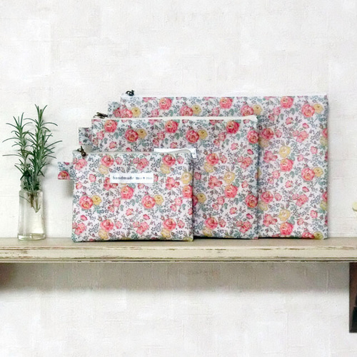 ぺたんこポーチ（大） ラミネート 大判母子手帳＜M／L＞対応 B6A5