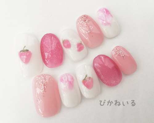 ぷっくり苺♡いちごミルクのバレンタインネイル ネイルチップ（つけ爪