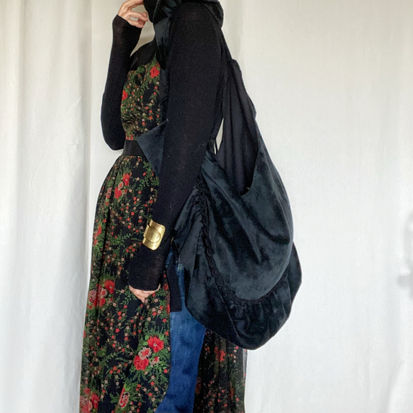 frill shoulder bag  （black velor) 8枚目の画像