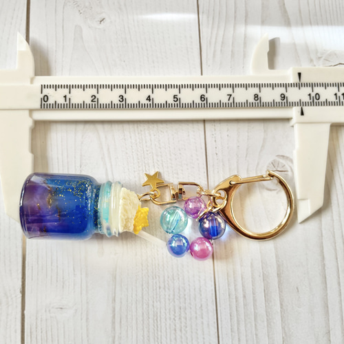 ぐでねこチャン　フェイクスイーツ　キーチェーン　チャーム　クリームソーダ ぐでねこチャンフェイクスイーツキーチェーンチャームクリームソーダ