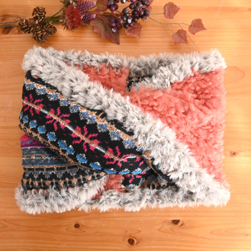 あったかノルディック柄×プードルファー＊異素材 クロス ネック