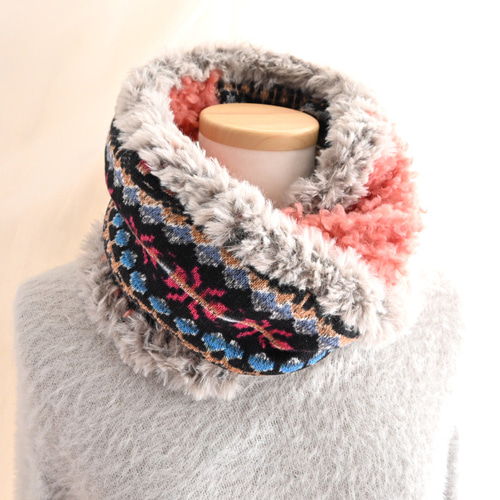 あったかノルディック柄×プードルファー＊異素材 クロス ネック