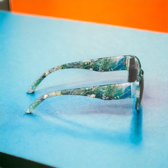 ターコイズボタニカルのサングラス 8枚目の画像