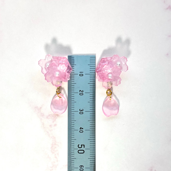マットピンクな桜の花の小さめ耳飾り  選べるイヤリング／ピアス 3枚目の画像