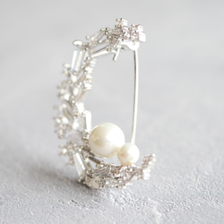 貝殼珍珠鋯石月亮和珍珠胸針，新月，非常適合畢業典禮和入學典禮 第2張的照片