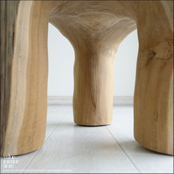 チーク無垢材 削り出しスツールTriNX01 イス プリミティブチェア 丸太 ベンチ 椅子 花台 ナチュラル 素朴 5枚目の画像