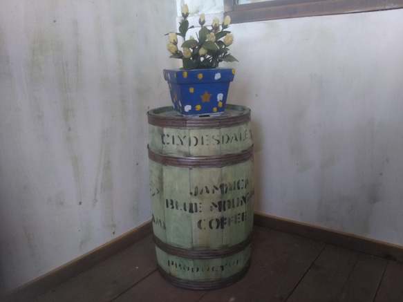 コーヒー豆の樽　花台　飾り台   花   植物   店舗ディスプレイ   インテリア 1枚目の画像