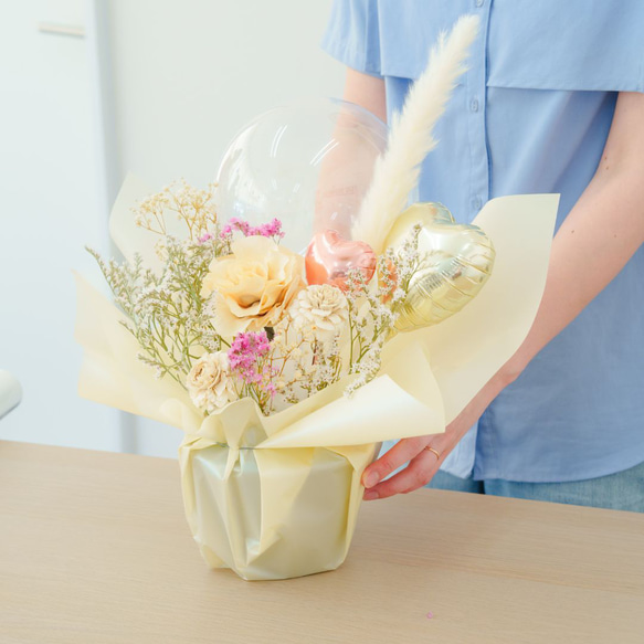 【送料無料】ドライフラワーアレンジギフト│バルーン電報　開店祝　誕生日　結婚式　記念日　ドライフラワー　マシェリローズ 2枚目の画像