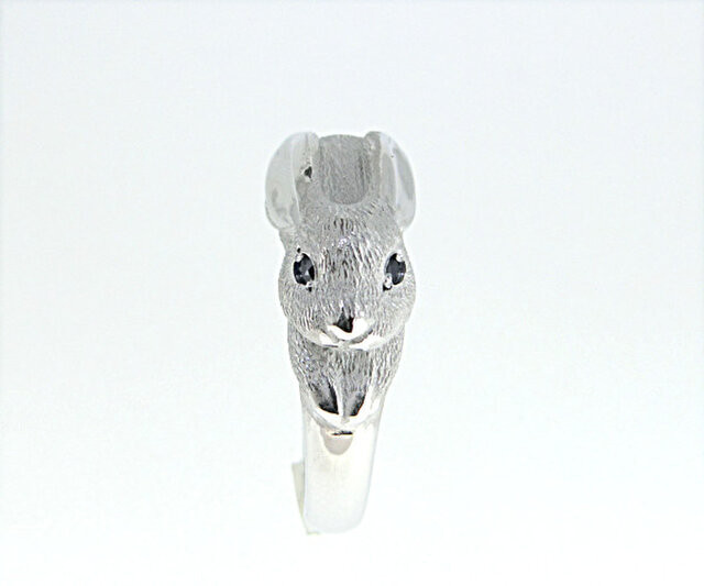 シルバー製天然サファイア入り・うさぎリング　/９月の誕生石【あなたの誕生石もセット出来ます。】　◎日本製