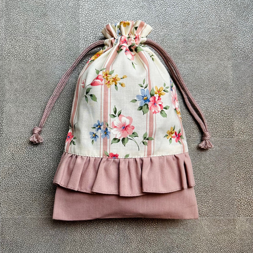 ami様確認用さくらんぼピンク巾着袋30×22 フリル口給食袋