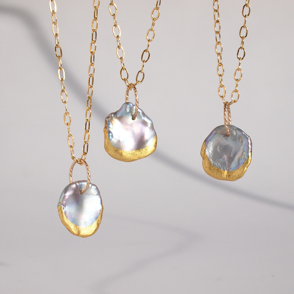 【限量3件】金箔花瓣珍珠項鍊 銀灰色罌粟珍珠 k14gf 50cm 第2張的照片
