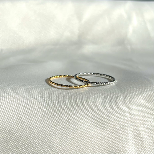 キラキラ華奢リング°˖ 0.8mm 重ね付け シンプル ステンレス アレルギー