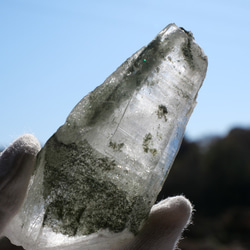 天然石ヒマラヤ水晶 約107g(ネパール・ガネーシュヒマール産)原石結晶 水晶ポイント[ghq-240112-01] 2枚目の画像