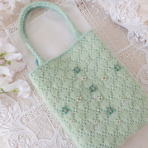 素敵な刺繍☆ほわっとチュニック風 （若草色の手提げニットバッグ 