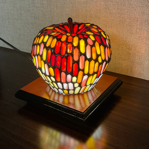 りんごのステンドグラスランプ 003 スタンドライト・テーブルランプ